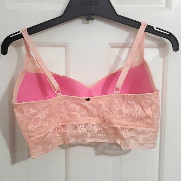 Victoria Secret Bra - Picture 2 of 7